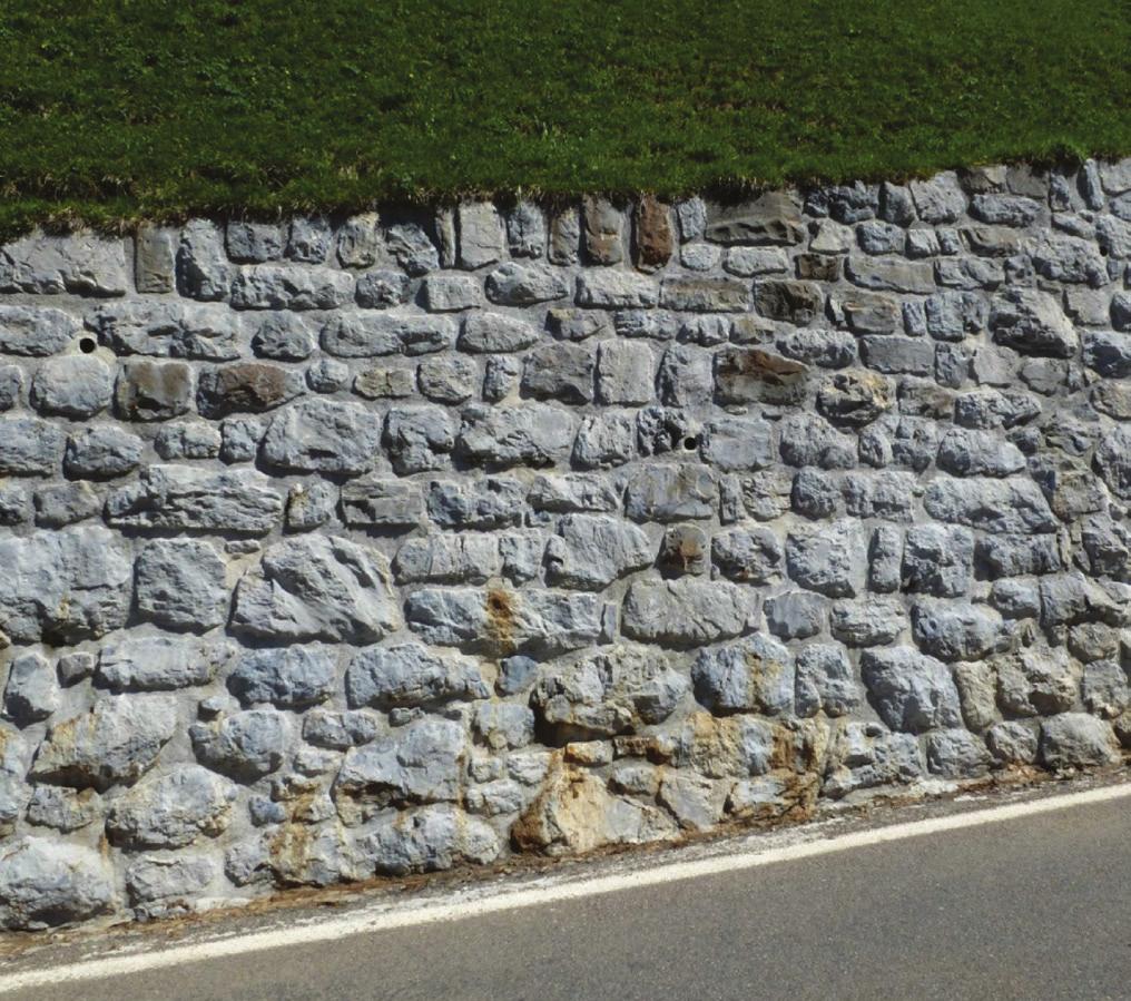 Può essere utilizzata anche come intonaco di fondo monostrato su murature in pietre