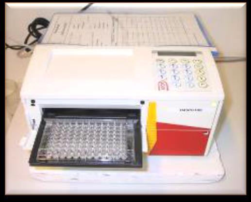 Enzyme-linked immunosorbent assay (ELISA) Antigene (micotossina) Coniugato antigene-enzima Anticorpo primario specifico Enzima Incubazione SEGNALE: fluorescenza, chemiluminescenza Elettrochimico