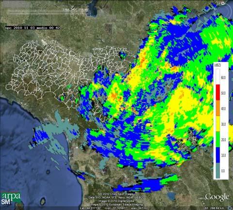 03:12 UTC (in basso a sinistra) e alle 06:42 (in basso a destra).