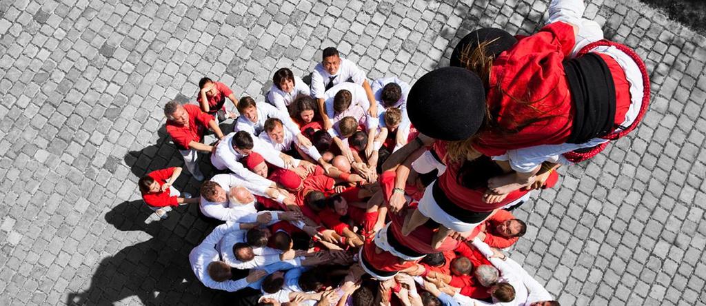 I Castellers di Barcellona e noi Le torri umane sono come noi: ogni singolo individuo