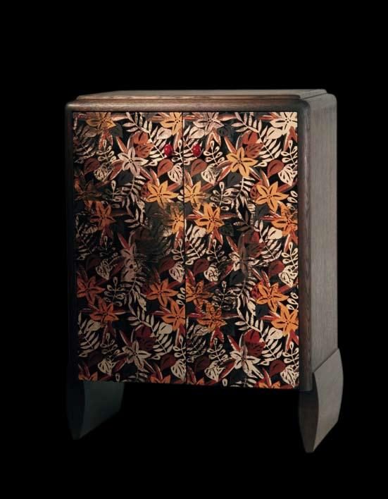 2031/VITF Credenzino in legno finitura Wengé con ante rivestite in Vitello stampato Cabinet in wood Wengé finish with doors with calfskin covering
