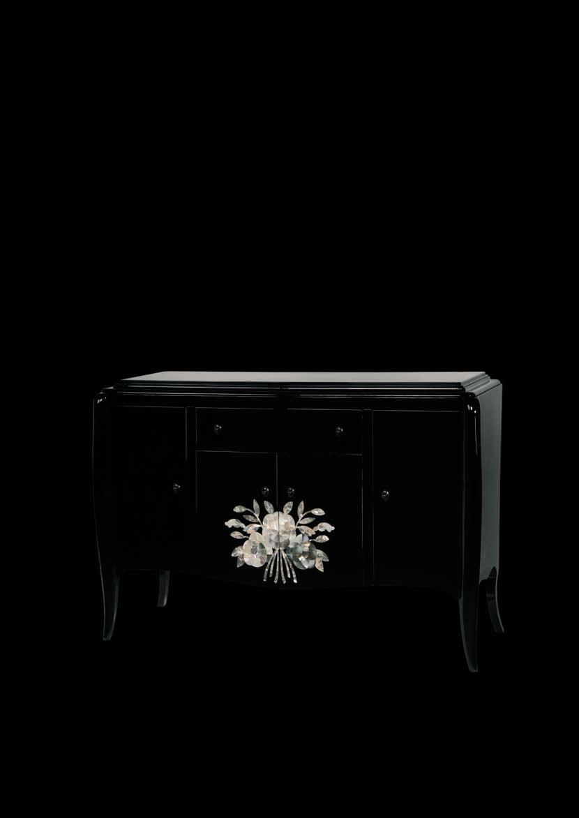2030 Comò in legno laccato Nero con intarsio in Madreperla Sideboard in wood Black lacquer with mother-of-pearl inlay