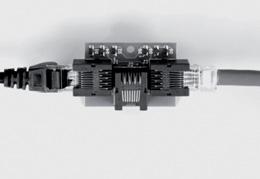 impianti RGB/DMX Per semplificare le operazioni di cablaggio e di rispetto delle polarità abbiamo scelto di utilizzare il cavo di alimentazione Ethernet con i relativi connettori RJ 45 abitualmente