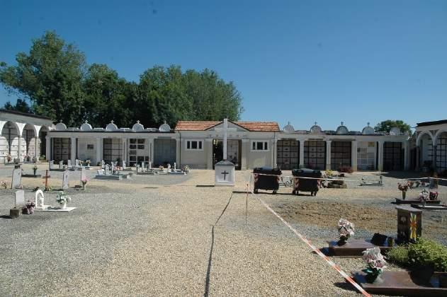 interna al campo cimiteriale verso