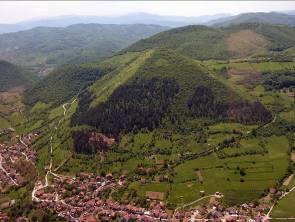 3 giorno Domenica 12 agosto 2018 Prima colazione in hotel 9:30 Trasferimento a Visoko 10:00 Visita guidata alla Piramide del Sole, la piramide più grande