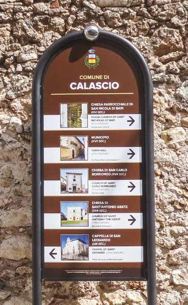 SEGNALETICA TURISTICA INTERATTIVA Impianto di segnaletica per indicazione dei Monumenti - Modello 2014 Impianto portasegnaletica ad arco per centro storico con QrCode, indicazioni in doppia lingua e