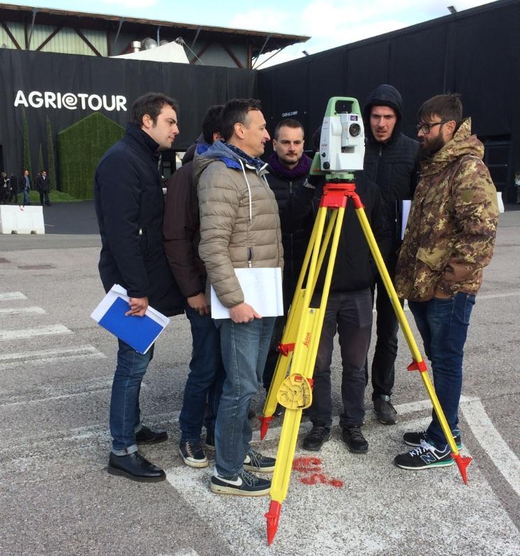 PARTECIPANTI al Corso TECNICO GEOMATICO PROFESSIONALE Hanno frequentato il primo Corso TECNICO GEOMATICO PROFESSIONALE della Scuola Nazionale Geomatica di Arezzo tredici geometri liberi