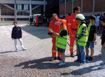 4 piano comunale di PROTEZIONE CIVILE Le ATTIVITÀ e i COMPITI della PROTEZIONE CIVILE PREVISIONE INTERVENTO (SOCCORSO) Studio e individuazione delle cause degli azioni volte a garantire alle