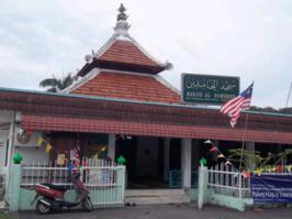 Mosque), tra Jalan Tukang Emas e Jalan