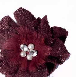 Spilla fiore in lana e lapin con strass e perle Confezione da 1 pezzo art.