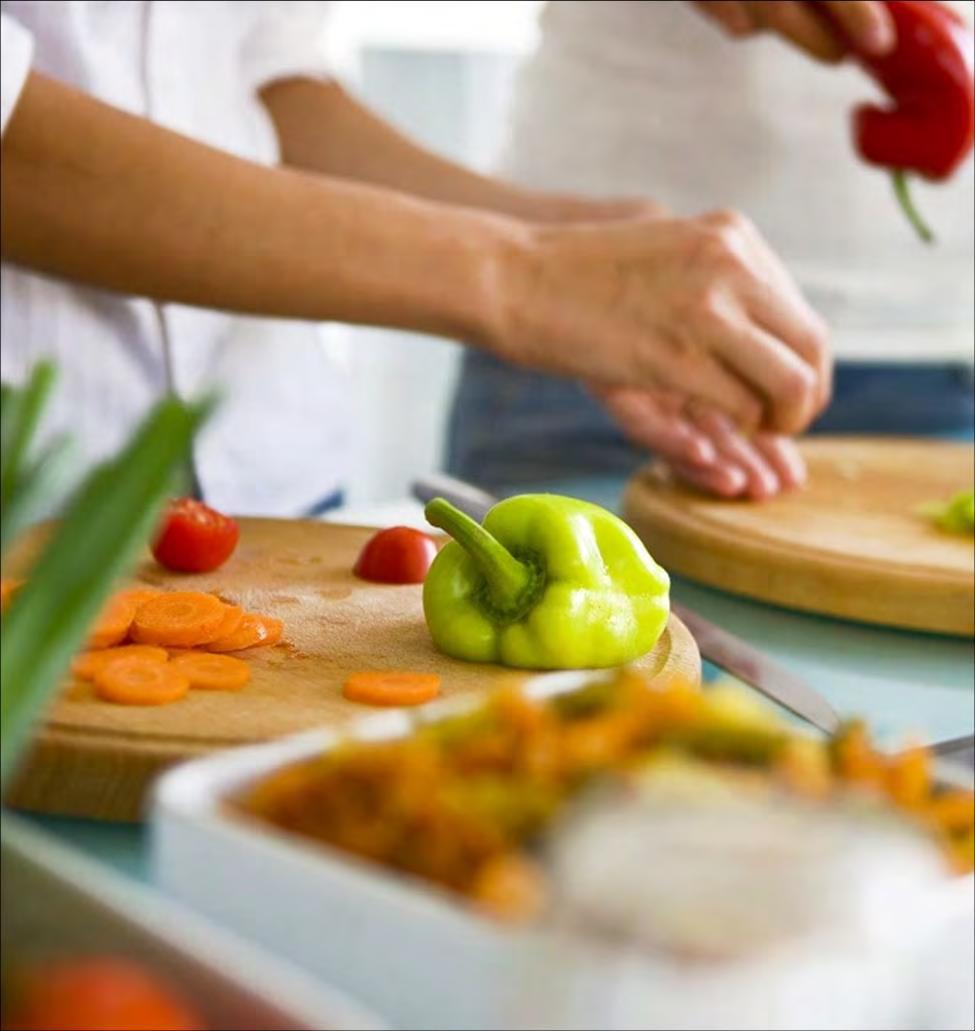 CUCINANDO Un menù per sorprendere DESCRIZIONE: L esperienza insegnerà a cucinare un menù completo, semplice, veloce ma anche sfizioso e capace di sorprendere i propri ospiti.