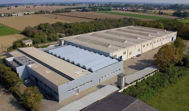 UNITEC production capability Capacità produttiva UNITEC Located near Piacenza at the crossroads of the major arteries that connect Italy with the rest of Europe, UNITEC production plant extends over