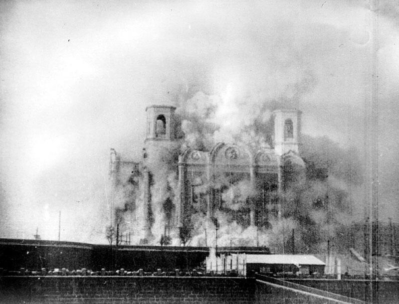 La Chiesa di Cristo Salvatore La cattedrale ottocentesca di Cristo Salvatore, a Mosca, venne demolita nel 1931 per far spazio ad un monumentale