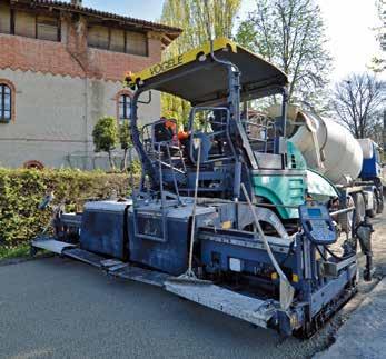 La compattazione di DrainBeton avviene direttamente mediante il banco della finitrice stradale e non sono richieste successive operazioni di rullatura.