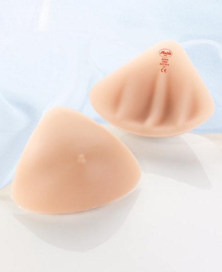 Protesi in silicone con scanalature sul retro ad effetto climatizzante (più leggere fino al 25%) Articolo Forma Dopo una mastectomia totale Compensazione nella zona ascellare In caso di seno pesante