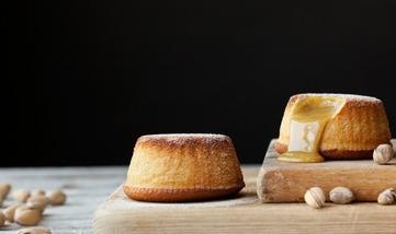 Souffle' al Pistacchio Soufflè al pistacchio con un goloso cuore liquido