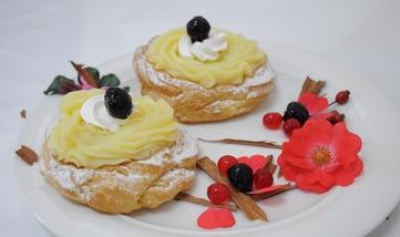 a a 100 C Ricotta di pecora zuccherata Crema pasticcera a base di Ricotta di pecora e zucchero