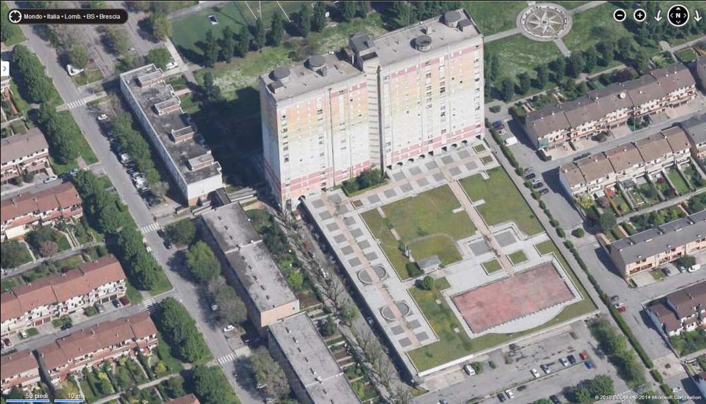 L edificio, costruito tra il 1984 e il 1987, è caratterizzato: da un volume verticale, un parallelepipedo che in pianta misura 80,70 x 15,30 mt, alto circa 56 mt (estradosso copertura), di 18 livelli