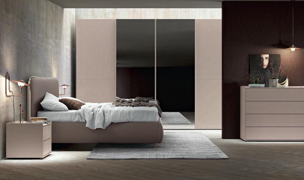 S.03 Gruppo TOUCH: Canapa Letto MADAME: Similpelle