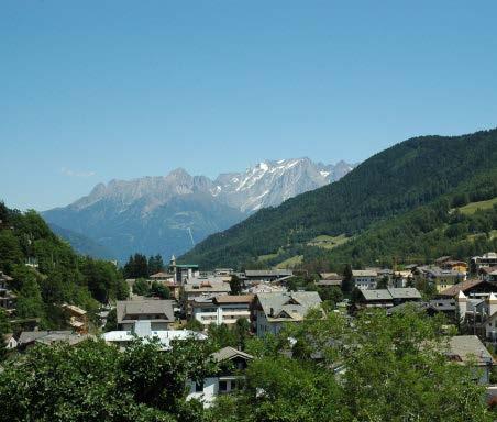 Le giornate al Summer Camp prevedono anche laboratori creativi, laboratorio teatrale, passeggiate, escursioni e, per la sera, giochi, sfide e