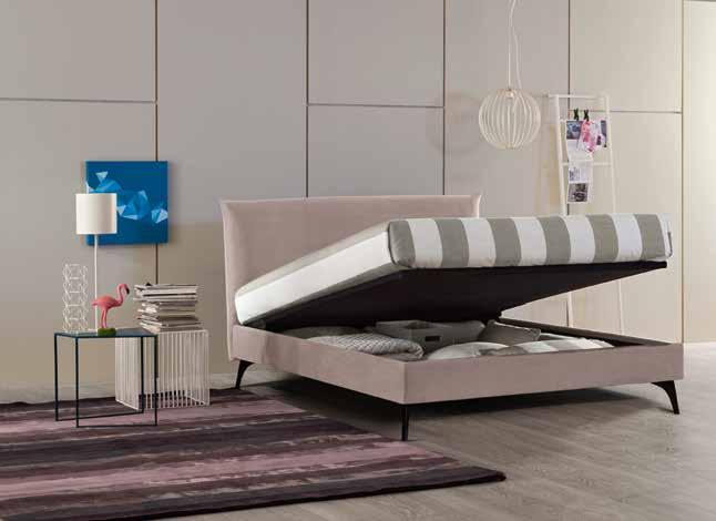 Biancheria Vichy 4 e trapunta Grainette in tessuto Circus 6. Upholstered bed with low storage base.