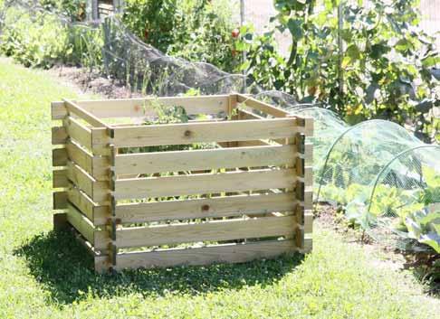 coperchio superiore completo di catenella e porta anteriore dotata di cerniera e chiavistello; bidone in