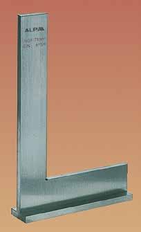 Hardened flat square stainless steel. Entirely grinded faces. High precision, made and tested to very strict procedures. Serial number. Manufactured according to DIN 875/0. Supplied in case.