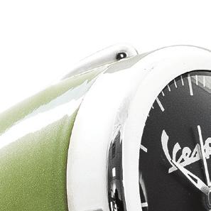 SVEGLIA DA TAVOLO ALARM CLOCK Il primo modello di Vespa montava sul parafango un fanale dalla forma insolita conferendo allo scooter un tocco aggiuntivo di originalità e bel design.