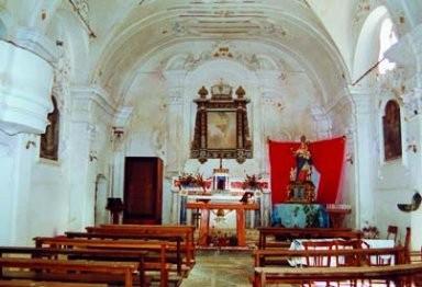 CHIESA della MADONNA dei MONTI: costruita nel 1652 (dopo il terremoto del 1638) nel luogo dove c era la Chiesa di S.