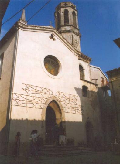 Torre o campanile: snello, esagonale, illuminato da monofore ogivali, d impronta gotico-rinascimentale 3.