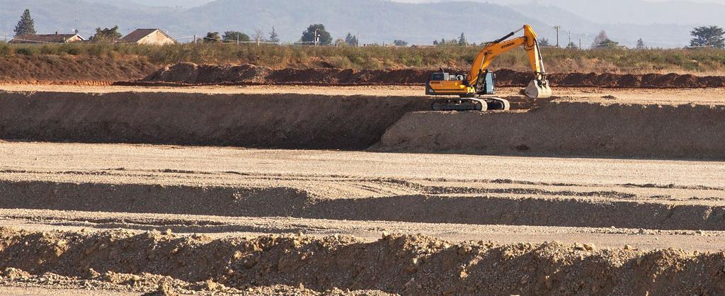 Il trasporto e la gestione delle terre da scavo Secondo la normativa italiana, la terra che contiene amianto al di sotto di 1000 milligrammi per kg è considerata sottoprodotto e come tale si può