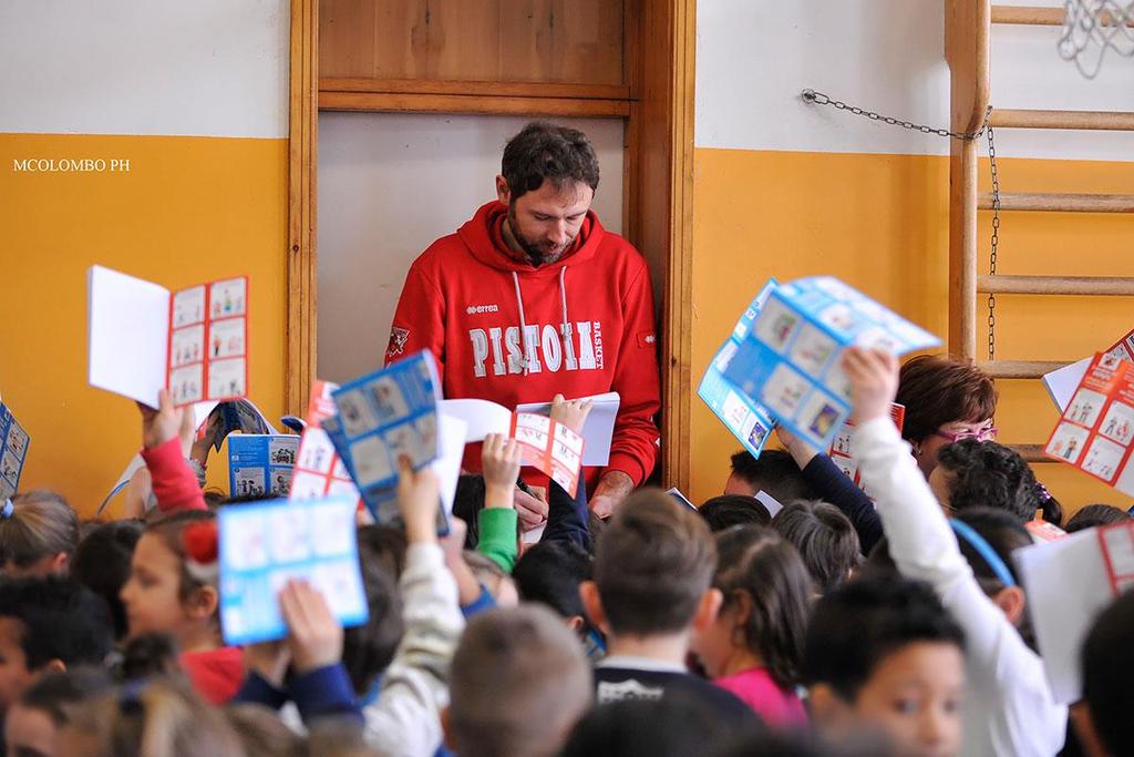 Progetto Scuole Pistoia Basket 2017_18 La società Pistoia Basket propone due interventi all interno