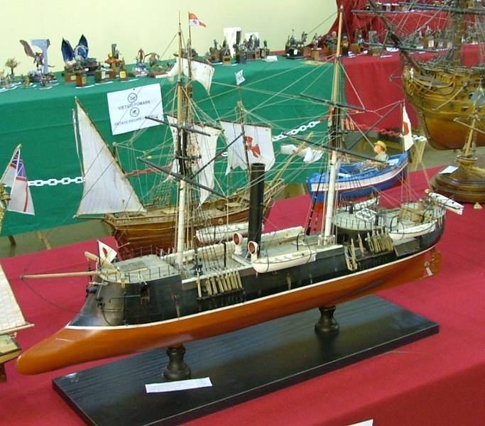 Corazzata IJN Kotetsu Sorprendentemente, invece, il numero di navi moderne presenti alla mostra non era elevato.