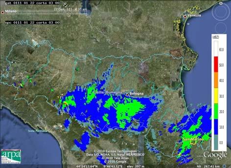 Mappe di riflettività del 21/01/2011 alle ore 22:15 UTC (a sinistra) e del 22/01/2011 alle 03:00