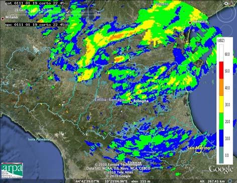 province di Forlì-Cesena e Rimini. Mappe di riflettività del 19/01/2011 alle ore 21:30 UTC (a sinistra) e alle 22:45 UTC (a destra).
