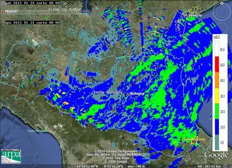 sinistra) e alle 13:30 UTC (in basso a destra).