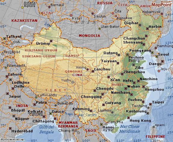 Un territorio vastissimo La Cina è il terzo paese al mondo per estensione. Si affaccia a nord sul Mar del Giappone, al centro sul Mar Cinese Orientale e a sud sul Mar Cinese Meridionale.