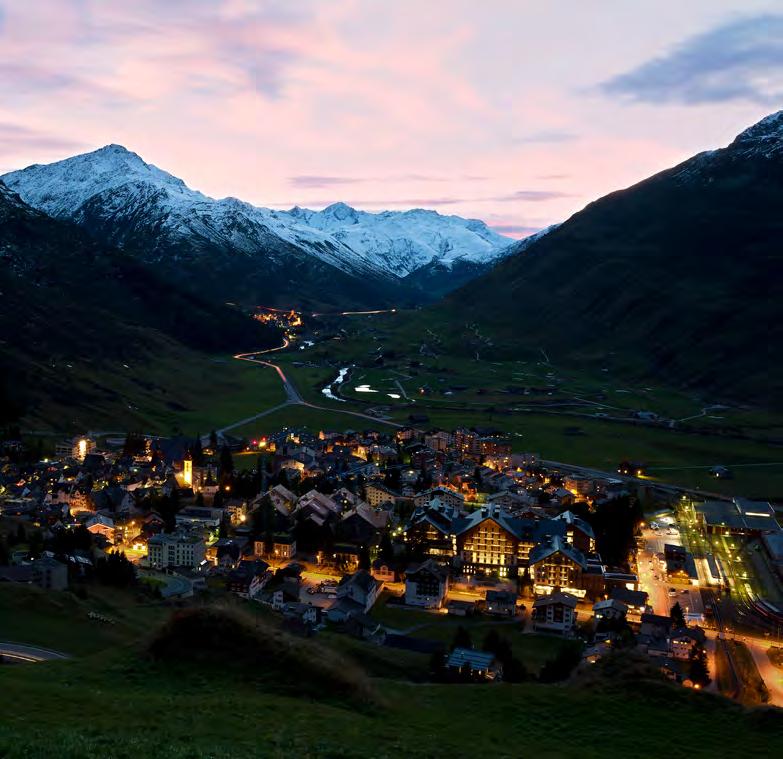 Il villaggio alpino di Andermatt crea il proprio futuro Villaggio turistico moderno, circondato da monti stupendi Uno degli investimenti più interessanti nelle Alpi svizzere Destinazione per vacanze