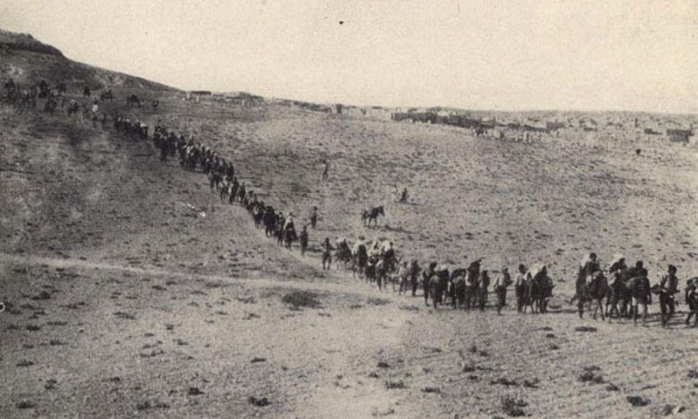 Armeni deportati in massa nel deserto.