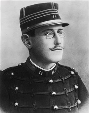 L AFFARE DREYFYS L ufficiale Afred Dreyfus, di origini ebraiche, accusato ingiustamente di essere una spia al servizio