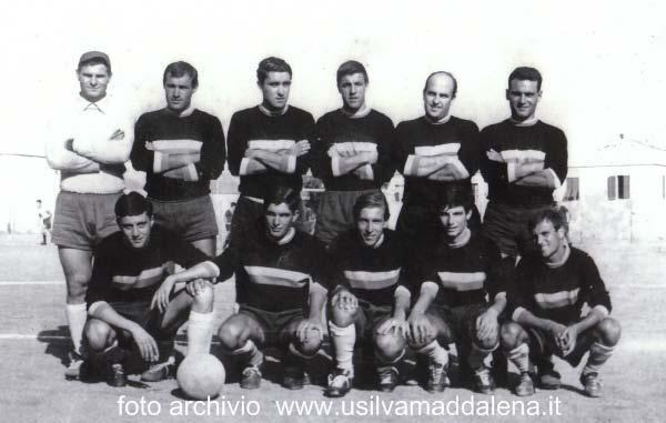 CAMPIONATO 1964-1965 PRIMA CATEGORIA REGIONALE Girone A In piedi da sinistra: Demuro Scanu G.