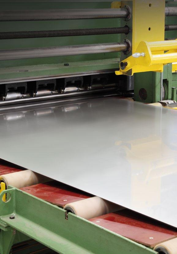 1 linea taglio a misura 100,000 ton/anno capacità produttiva tipo di prodotto: lamiere da coils laminati a caldo finitura 1D Lamiere in acciaio