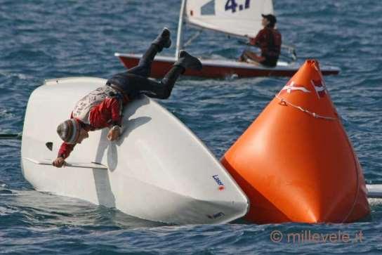 Recupero uomo a mare vela Recupero da