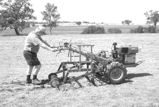 hanno un effetto di degradazione della stabilità strutturale che, di conseguenza, si traduce in una minore potenzialità della matrice suolo di trattenere l acqua, una riduzione della sostanza