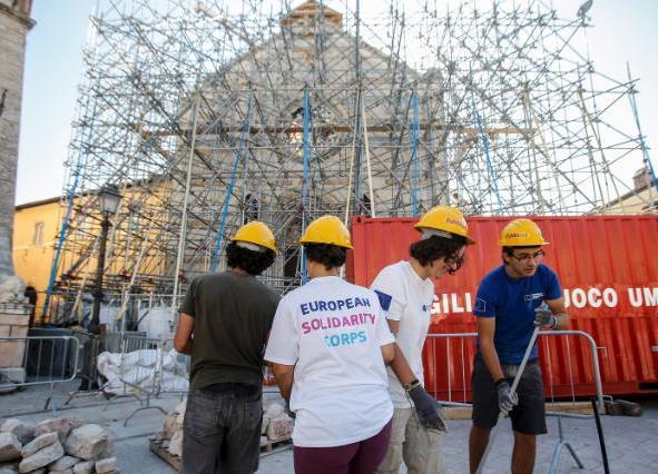 Cosa è il Corpo europeo di solidarietà La nuova iniziativa dell'unione europea che offre ai giovani opportunità di lavoro o