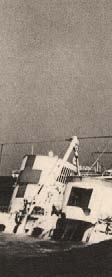 Motonave Giuseppe Orlando: (a sinistra) trasformata come nave ospedale; (a destra) affondata, dopo aver urtato una mina, il 3 maggio 1941 all imboccatura del porto di Tripolii durante un