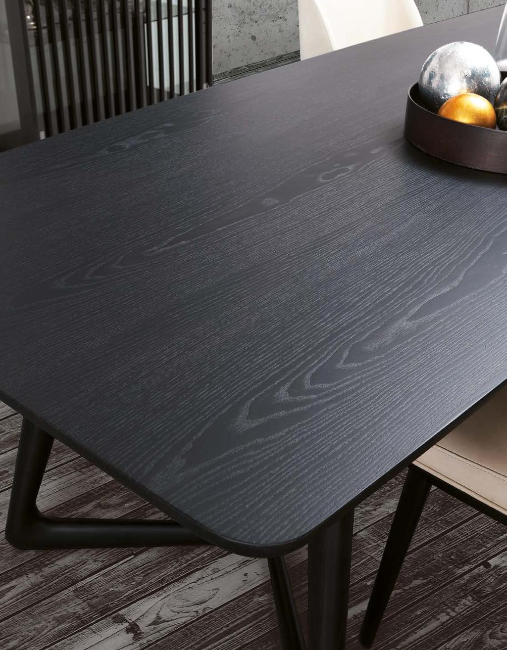 14 15 COVER Design Giuliano Cappelletti DINING TABLE cod. 5404.