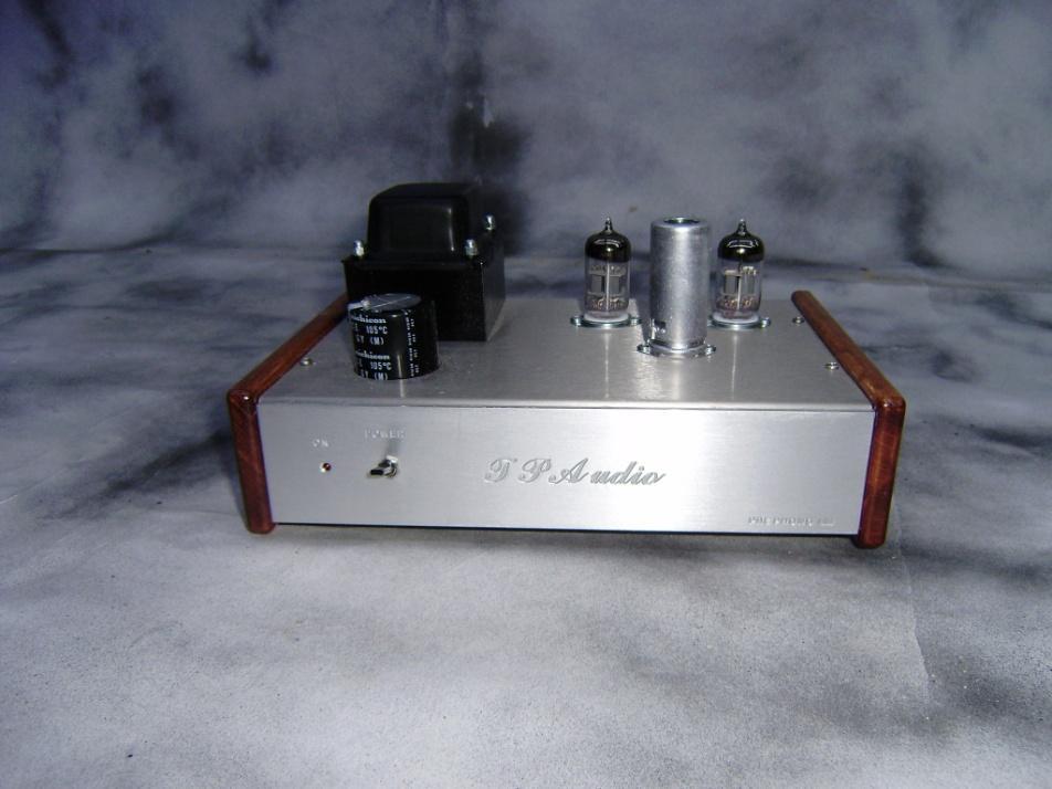 Preamplificatore a valvole per testine MM mod: PRE-PHONO -MM Ingressi: TESTINE MAGNETICHE MM - MC alta uscita -MC