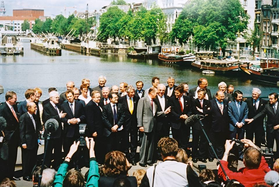 1997: Trattato di Amsterdam: riforma istituzionale;