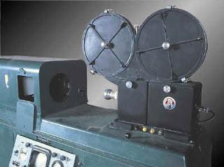 VIDIGRAFO ( Kinescope): Strumento per registrare in cinematografico ciò che appare sullo schermo televisivo in pratica, una